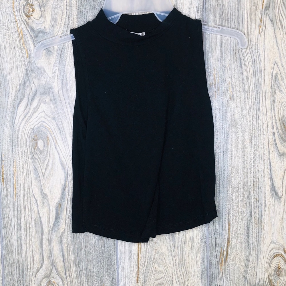 ‼️BRAND NEW ‼️ Black Crop Shirt
